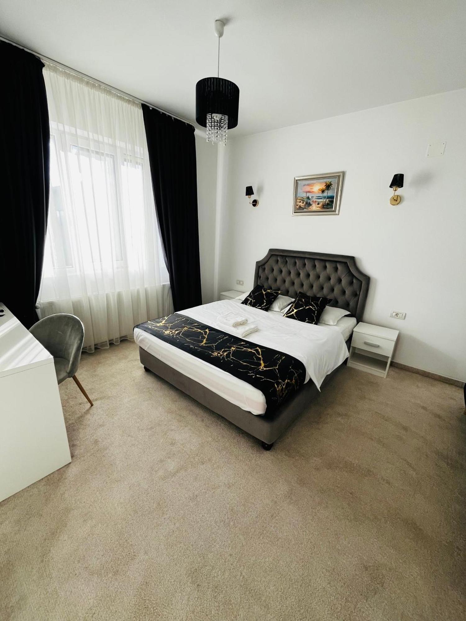 Cochet Boutique Hotel Targu Jiu Exterior photo